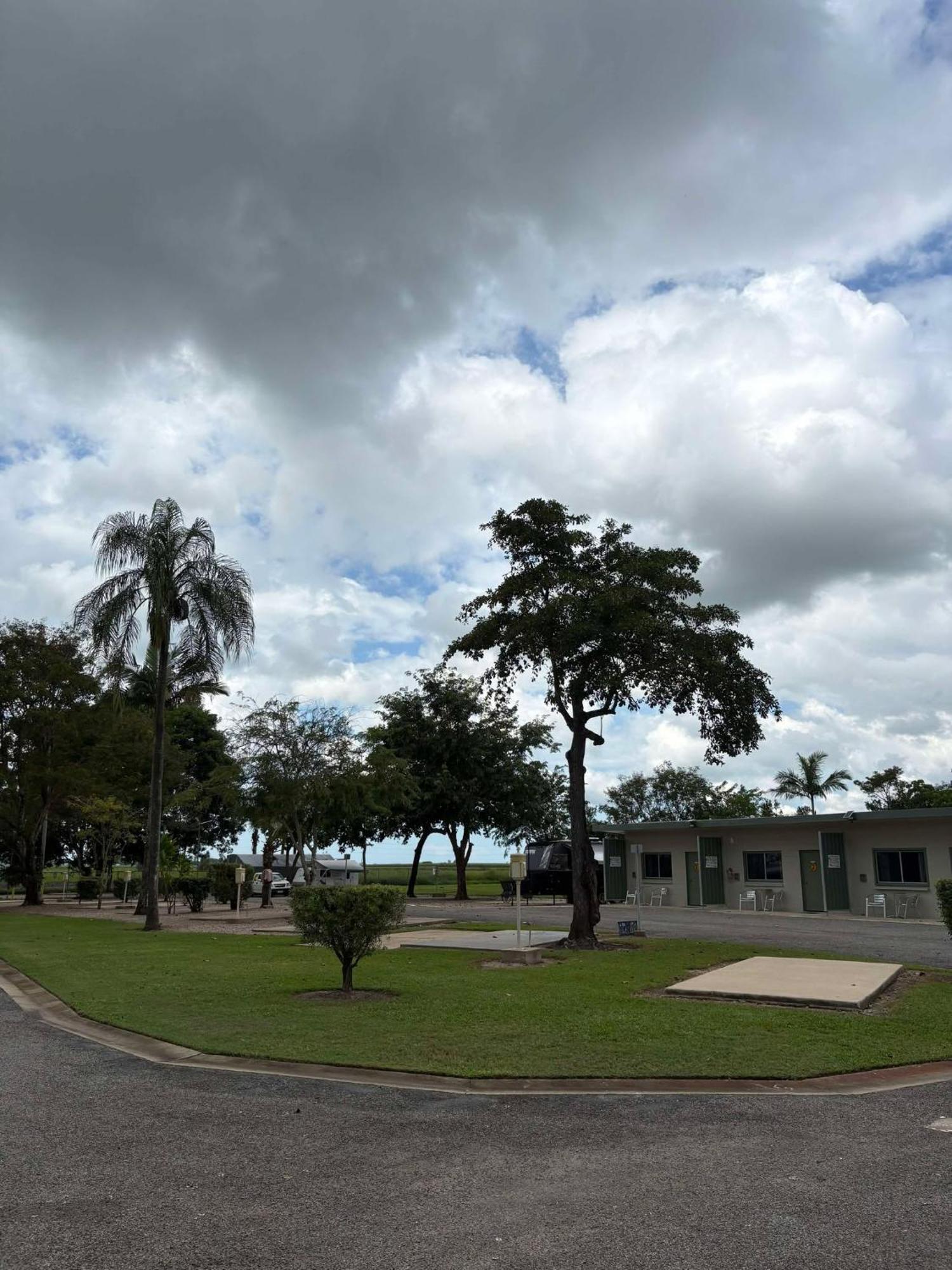 Ingham Tourist Park Hotel Luaran gambar